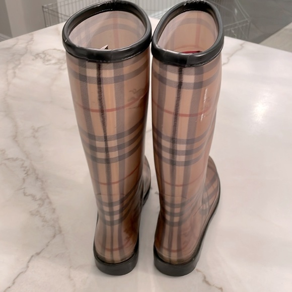 Burberry rain boots size 39 - Picture 3 of 4